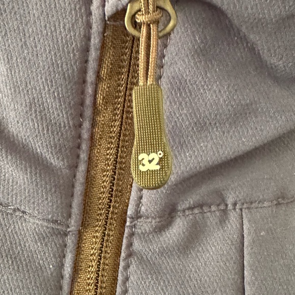 32 Degree Performance Jacket - Picture 3 of 6